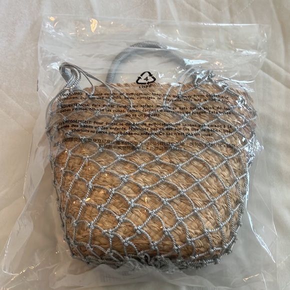 🎉HP🎉NWT J Crew Basket Bag in Metallic Silver - Picture 13 of 13
